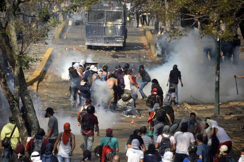 Μεγαλώνει ο αριθμός των νεκρών από τις ταραχές στη Βενεζουέλα