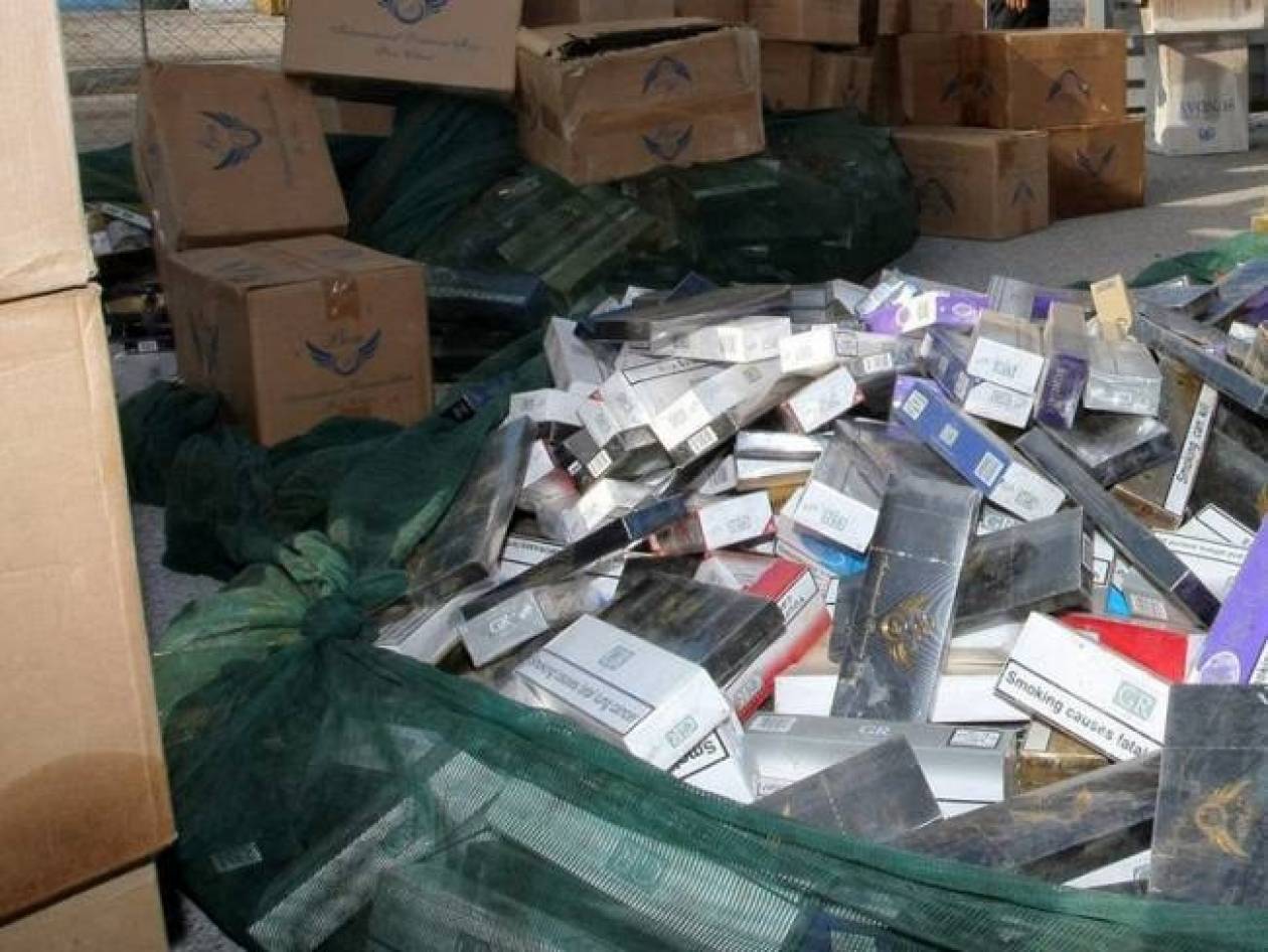 Χιλιάδες πακέτα λαθραίων τσιγάρων σε διαμέρισμα στο κέντρο της Αθήνας