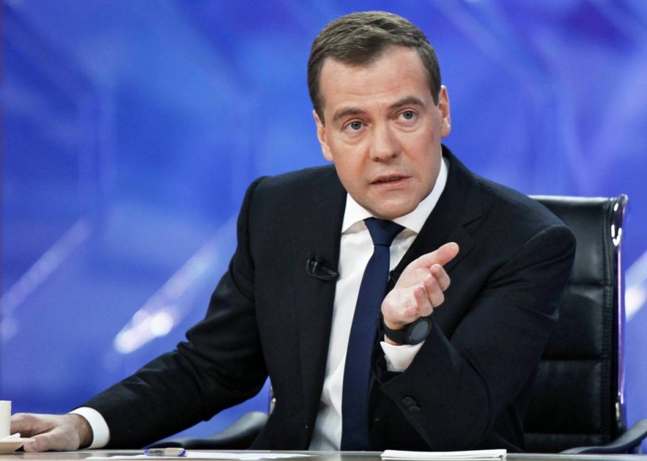 Μεντβέντεφ: Οι κυρώσεις δεν θα πλήξουν σοβαρά την οικονομία