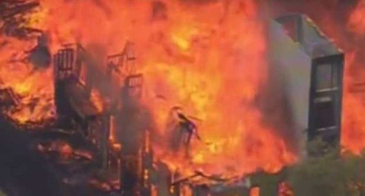 Houston: Large apartment fire