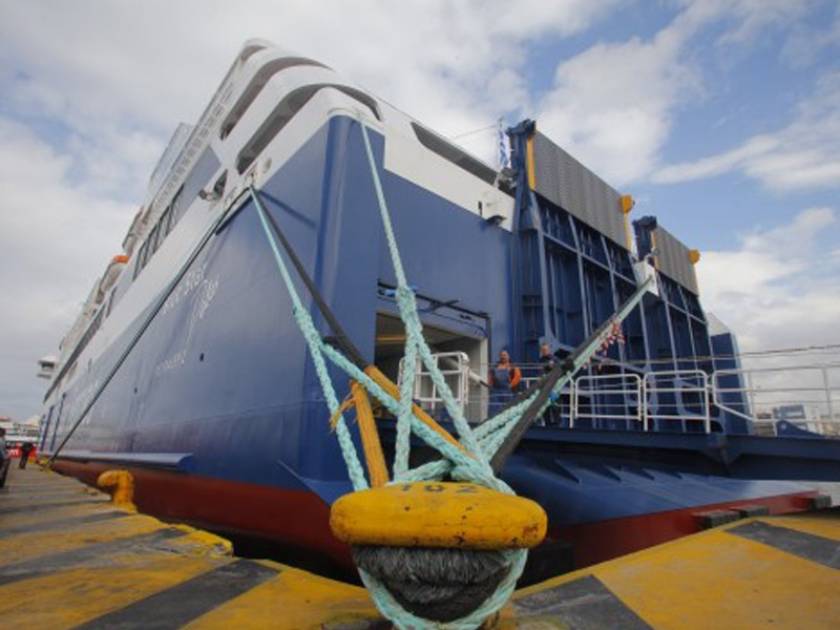 Μπλόκα της ΠΝΟ στα λιμάνια για τους απλήρωτους ναυτικούς