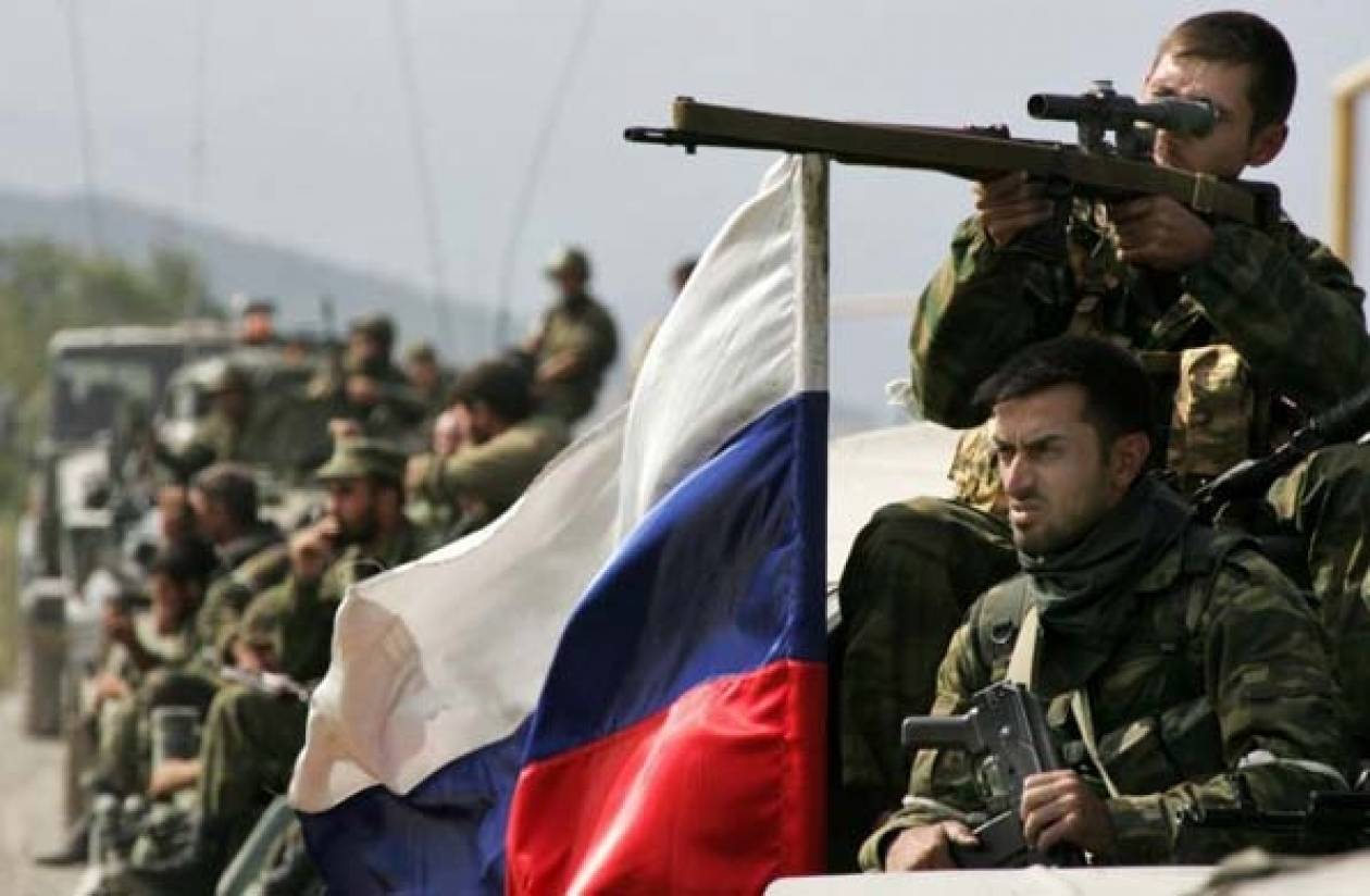 Ουκρανία: Η Ρωσία έχει 100.000 στρατιώτες στα σύνορά μας