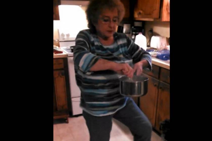 Αυτή είναι η πιο cool γιαγιά του διαδικτύου (video)