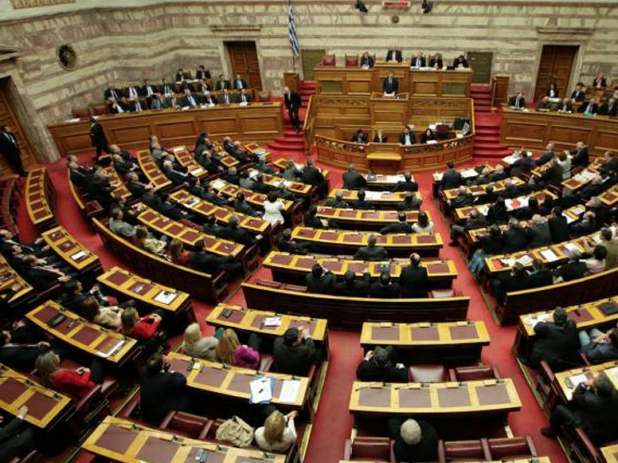 Πολυνομοσχέδιο: «Μετωπική» κοινοβουλευτικών εκπροσώπων στη Βουλή