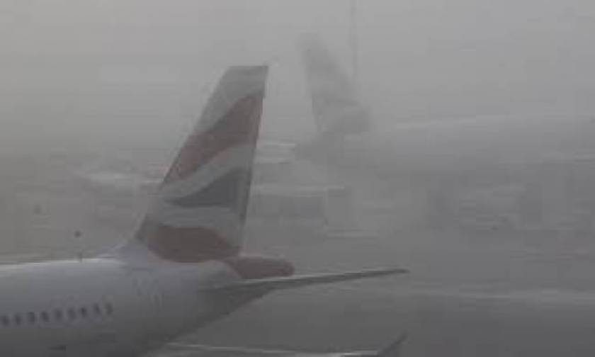Flights cancellation at Heathrow due to fog