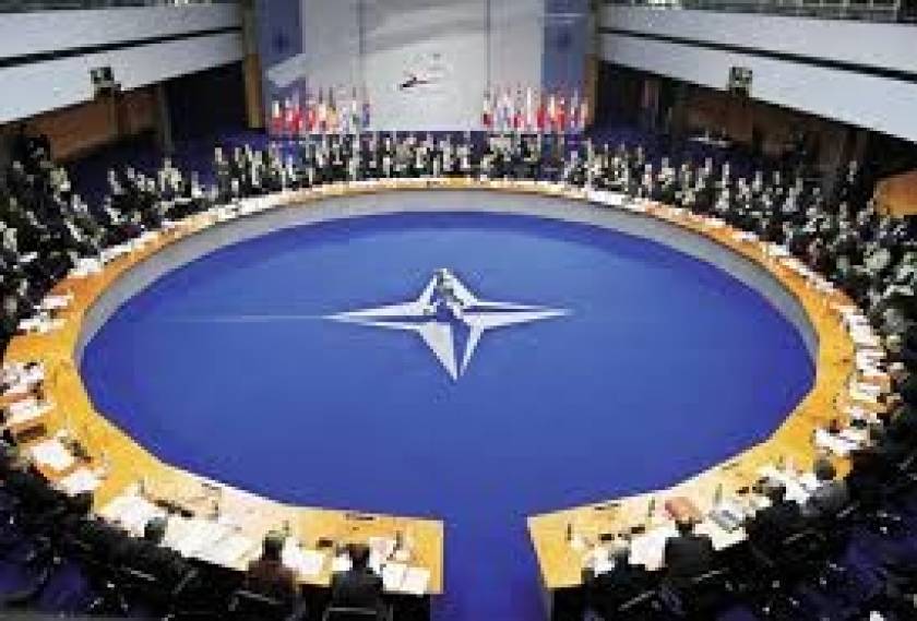 ΝΑΤΟ: Σταματά κάθε πολιτική και στρατιωτική συνεργασία με τη Ρωσία