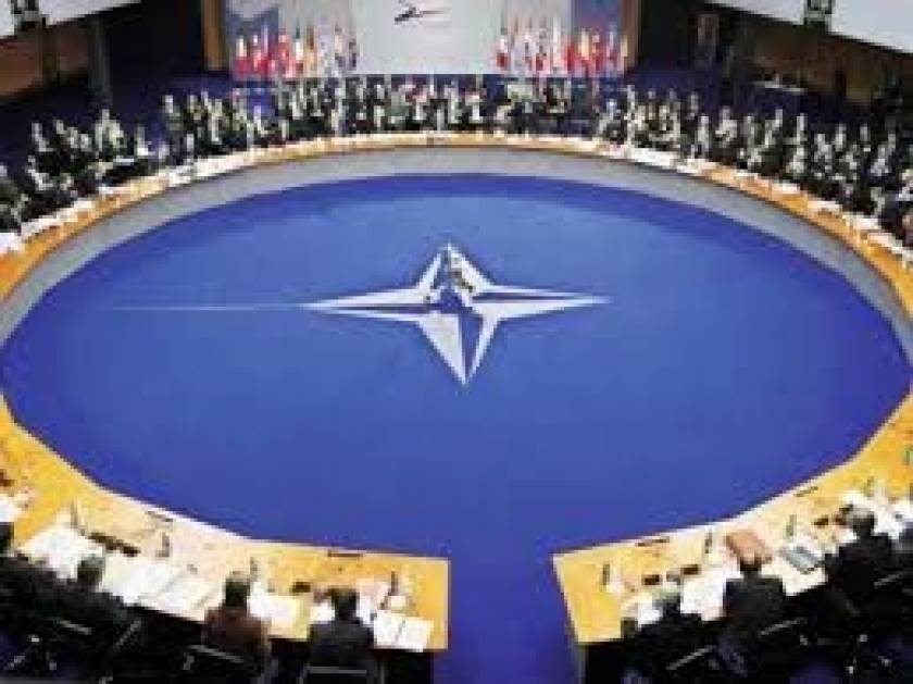 Το ΝΑΤΟ ανέστειλε την πολιτική και στρατιωτική συνεργασία με τη Ρωσία