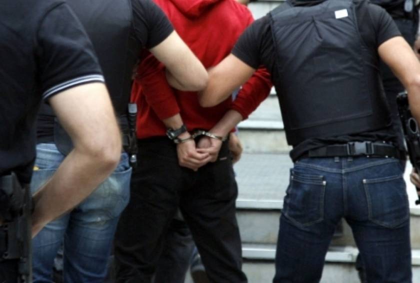 Κιλκίς: Σύλληψη 42χρονου για απόπειρα κλοπής λαμαρινών από στρατόπεδο