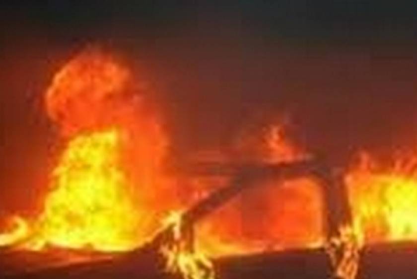 Κρήτη: Αυτοκίνητο τυλίχτηκε στις φλόγες σε πάρκινγκ