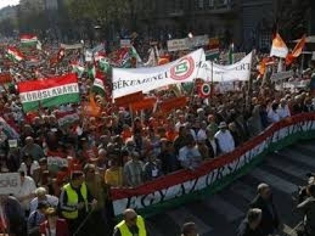 Ουγγαρία: «Ανάρμοστο πλεονέκτημα» στο κόμμα Fidesz