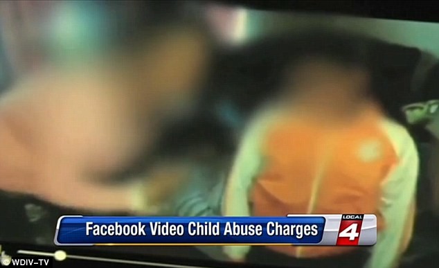 Βίντεο παιδικής κακοποίησης από μητέρα και γιαγιά σοκάρει το Facebook