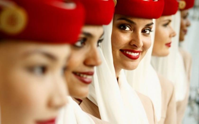 Η Emirates έρχεται Ελλάδα και ψάχνει 3.800 αεροσυνοδούς