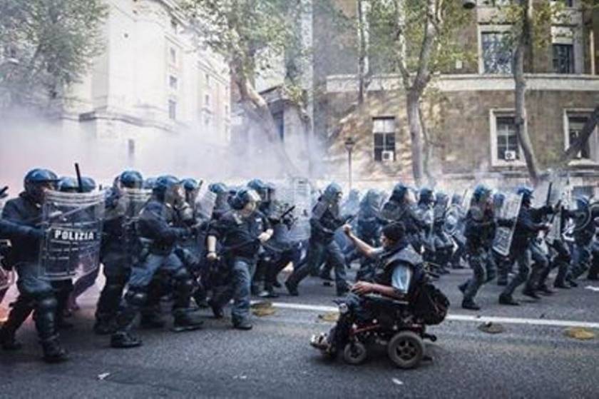 Ιταλία: Δέκα τραυματίες σε συγκρούσεις με την αστυνομία