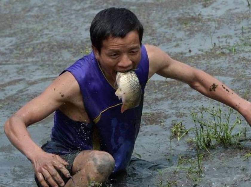 Απίστευτος διαγωνισμός ψαρέματος σε χωριό της Κίνας (pics)