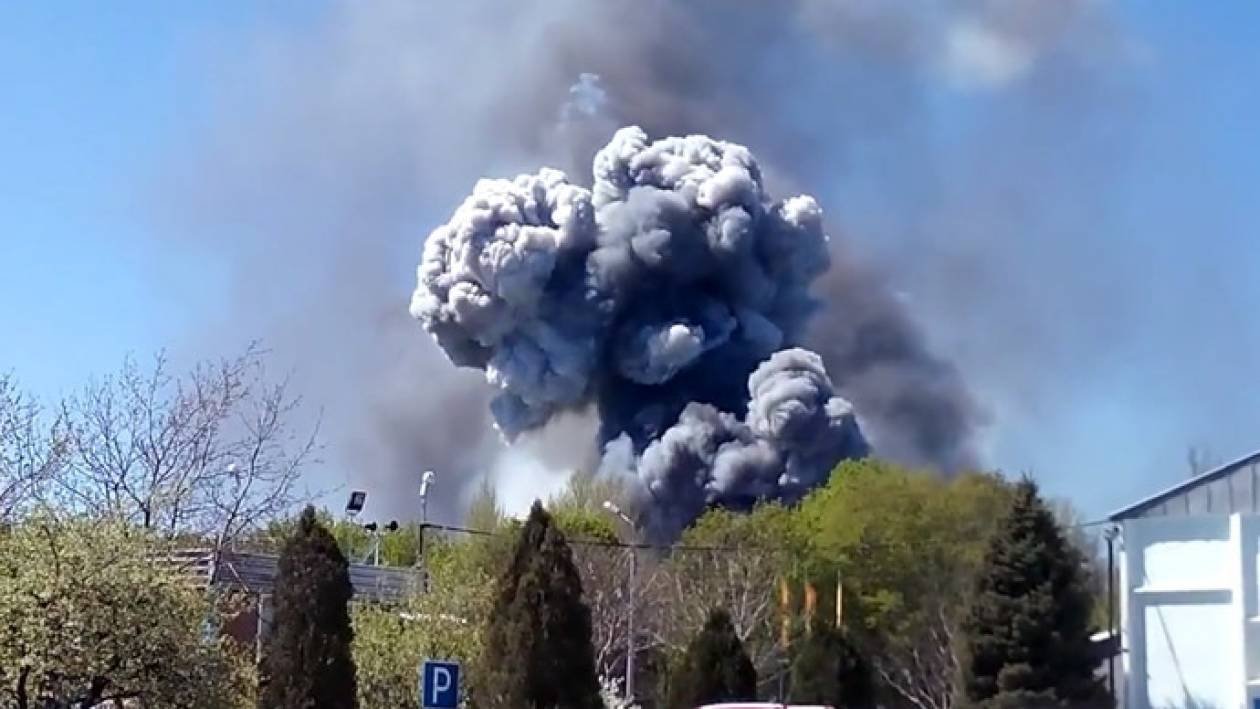 Ουκρανία: Εκρήξεις στο αεροδρόμιο του Κραματόρσκ (vids)