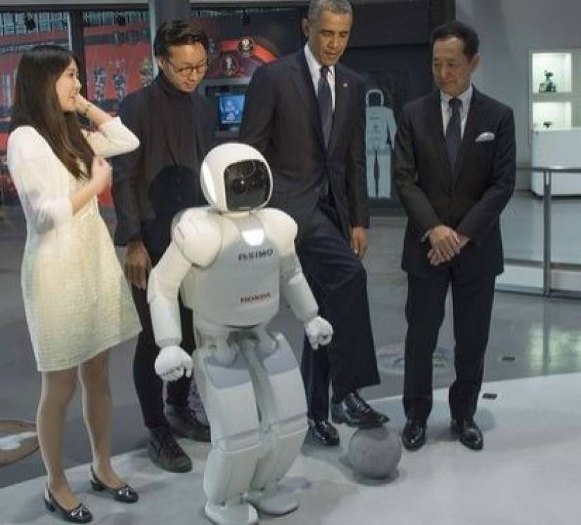 Η πάσα του ρομπότ στον Ομπάμα (vid)