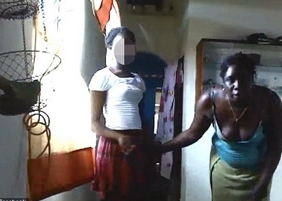 Σοκαριστικές εικόνες από φρικτά βασανιστήρια μητέρας σε κόρη