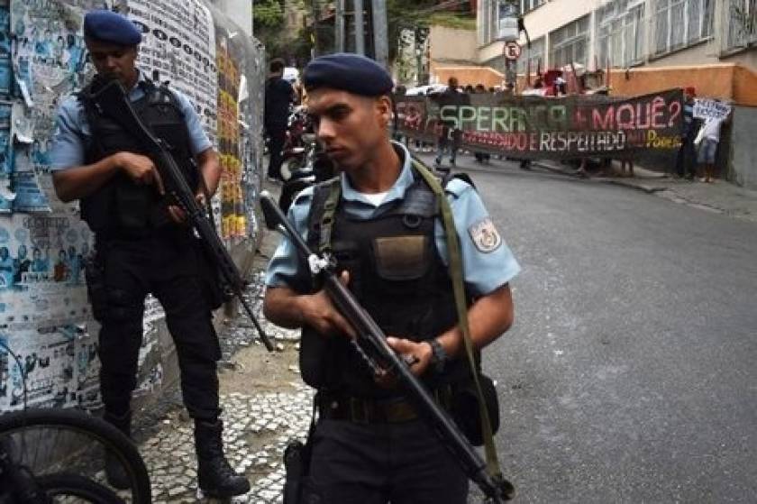 Βραζιλία: Πέντε λεωφορεία πυρπολήθηκαν στο Ρίο