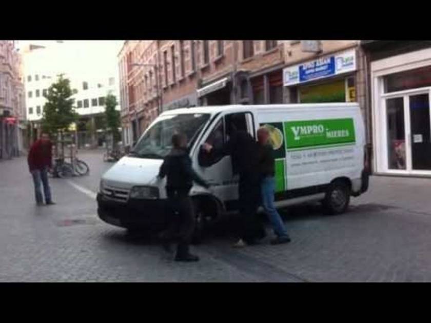 Βέλγιο: Μεθυσμένος οδηγός σκόρπισε τον τρόμο (video)