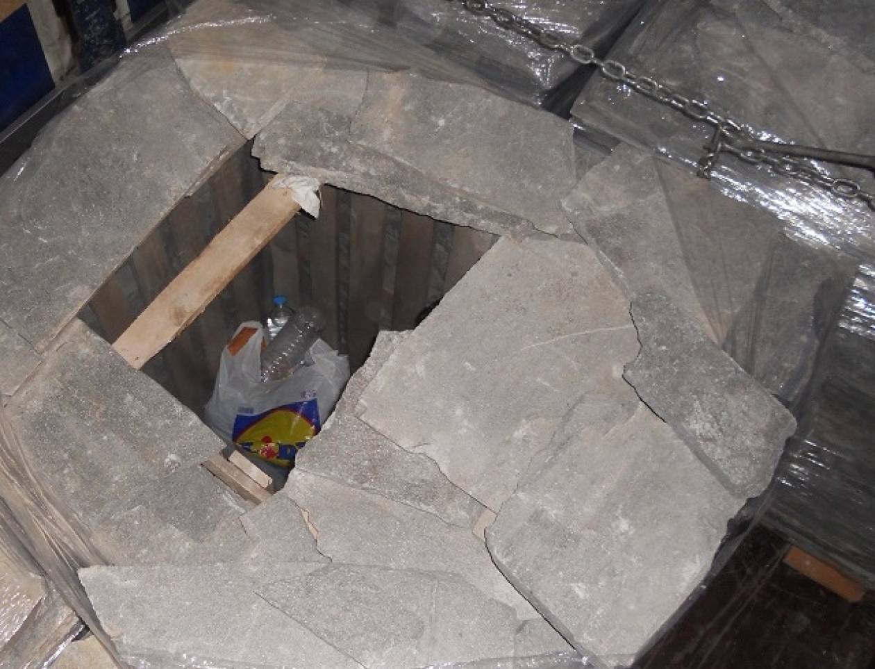 Ηγουμενίτσα: Έκρυβε τους μετανάστες μέσα σε… πέτρες!