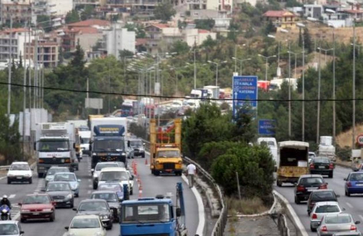 Ατύχημα με κλειστό τον περιφερειακό και… σημειωτόν στη Θεσσαλονίκη