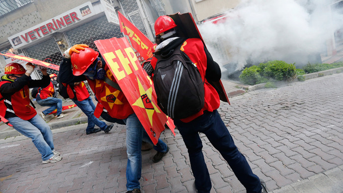 Πρωτομαγιά 2014: Βίαια επεισόδια στην Κωνσταντινούπολη (pics)