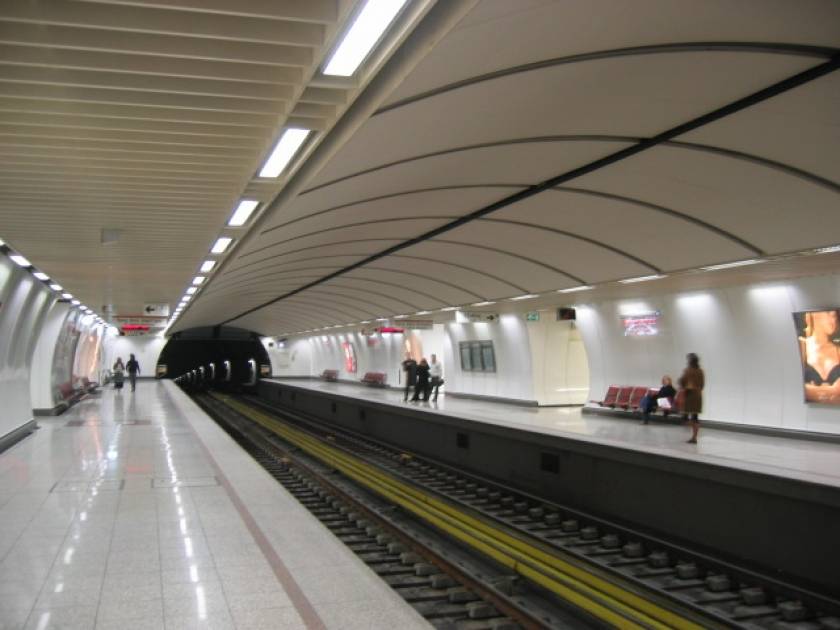 Αποπειράθηκε να αυτοκτονήσει στο μετρό στη Δάφνη – Έπεσε στις ράγες