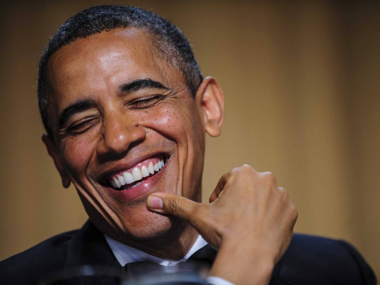 Ο πρόεδρος Ομπάμα αυτοσαρκάζεται για το ObamaCare (pics+ video)
