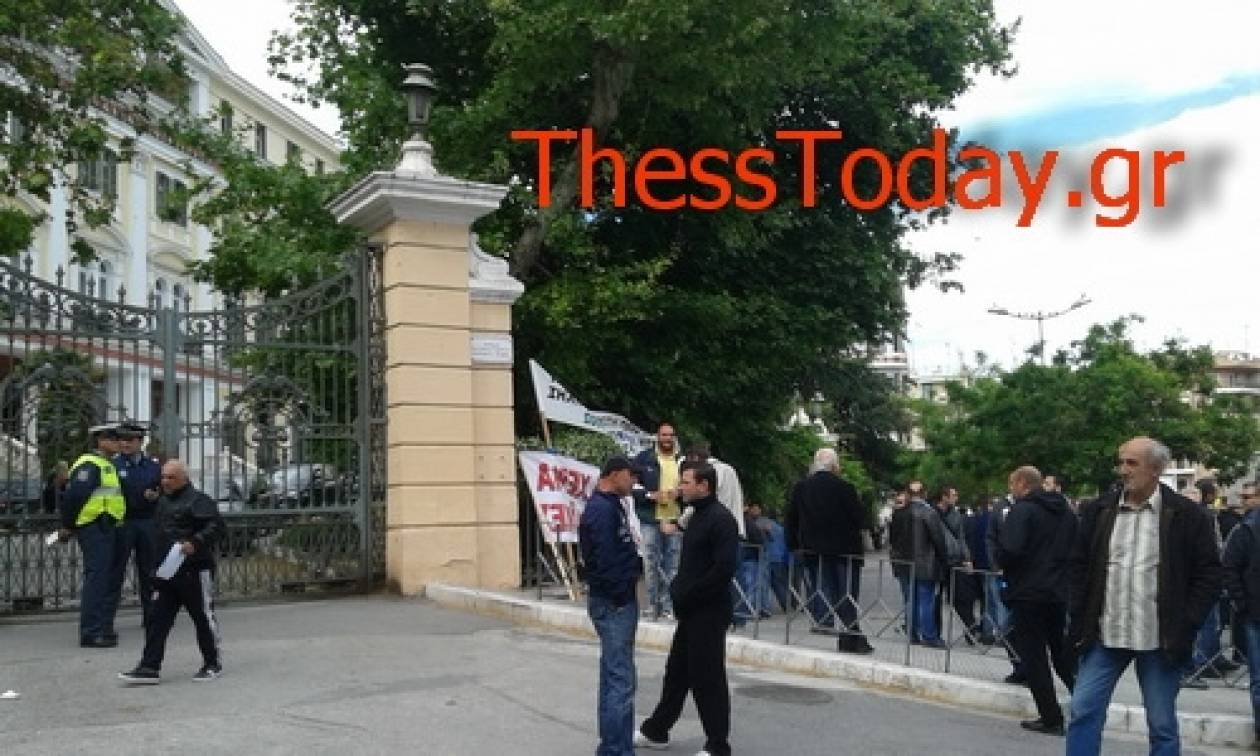 Θεσσαλονίκη: Διαμαρτυρία στο ΥΜΑΘ από πωλητές και παραγωγούς λαϊκών