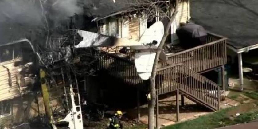 Video: Airplane crashed into a house