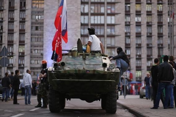 Ουκρανία: Δημοψήφισμα με συγκρούσεις και σκληρές μάχες (pics)