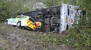 Τροχαίο δυστύχημα με λεωφορείο με δύο νεκρούς και 13 τραυματίες (pics+videos)