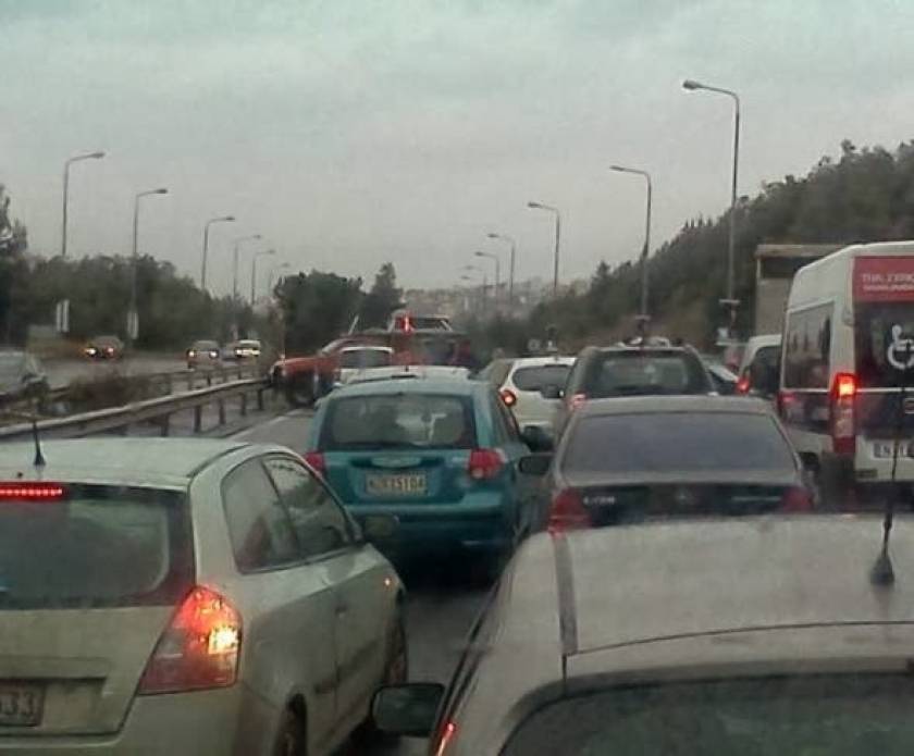 Κυκλοφοριακά προβλήματα από τροχαία στη Θεσσαλονίκη