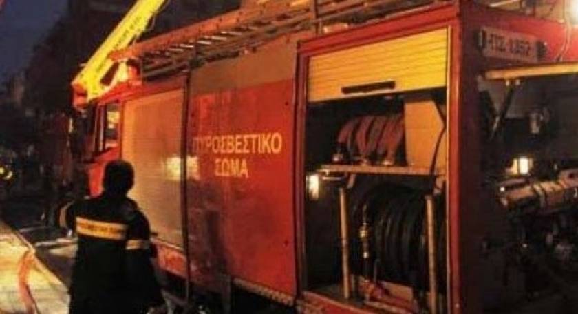 Σέρρες: Μάχη της Πυροσβεστικής για τη διάσωση εγκλωβισμένου οδηγού