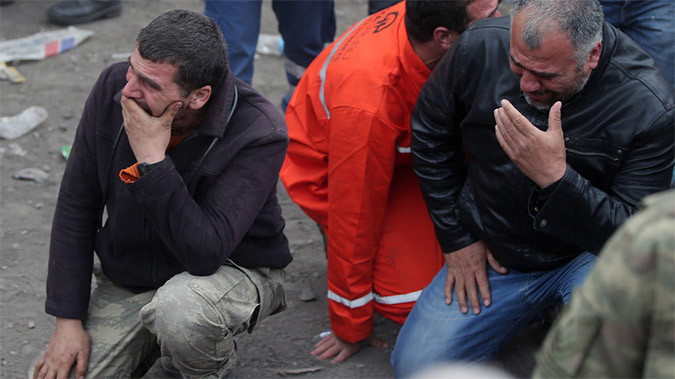 Θρήνος και οργή για τους νεκρούς ανθρακωρύχους στην Τουρκία