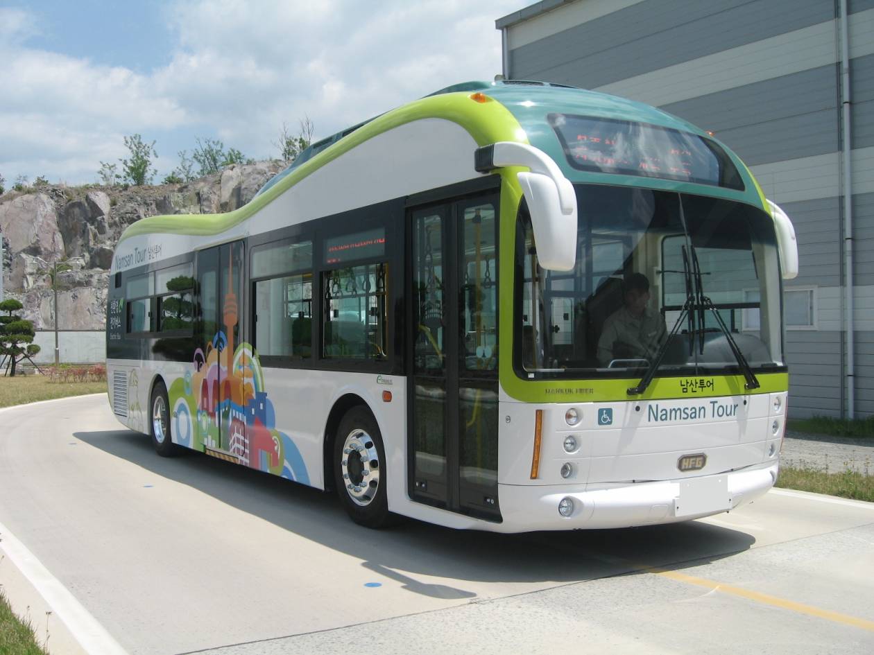 Βουλγαρία: Ηλεκτροκίνητο λεωφορείο στους δρόμους της Σόφιας