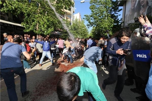 Τουρκία: «Δεν είμαστε πρόβατα» φωνάζουν οι διαδηλωτές (pics) 