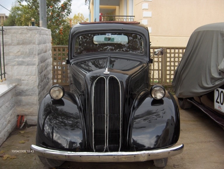 Αυτή είναι η πιο εντυπωσιακή συλλογή παλαιών αυτοκινήτων που είδατε ποτέ!