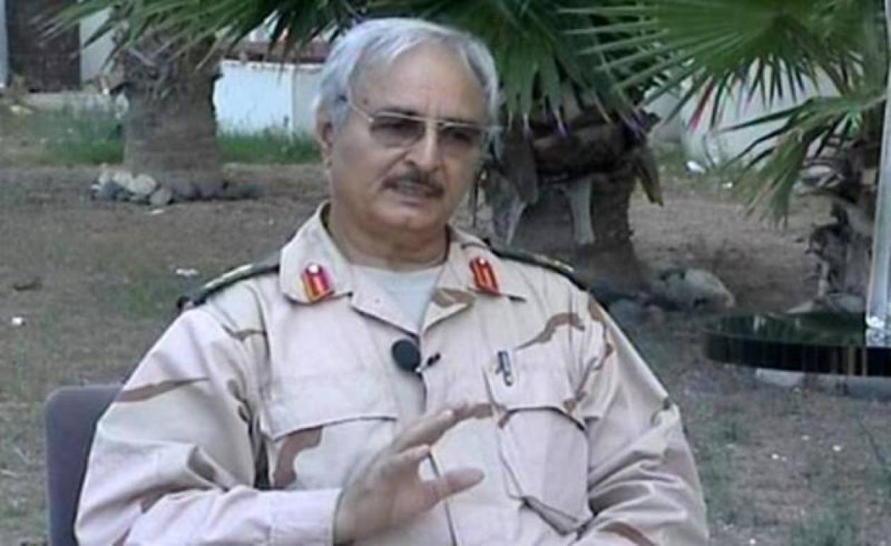 Λιβύη: Ο απόστρατος στρατηγός Χάφταρ κατηγορείται για πραξικόπημα