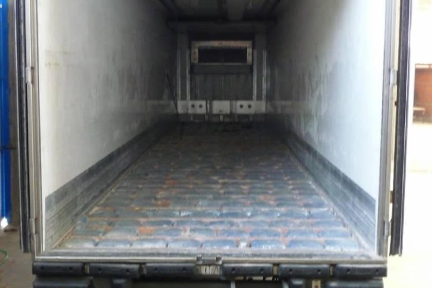 Θεσσαλονίκη: Δυο συλλήψεις για… 700 κιλά κάνναβης κρυμμένα σε φορτηγό-ψυγείο!