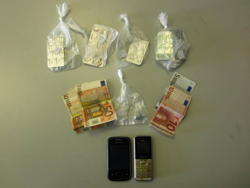 Δύο συλλήψεις για ναρκωτικά στον Τύρναβο