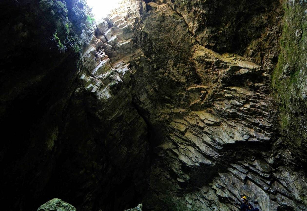 Δράμα: Άγνωστοι μετέτρεψαν σπήλαιο σε χωματερή