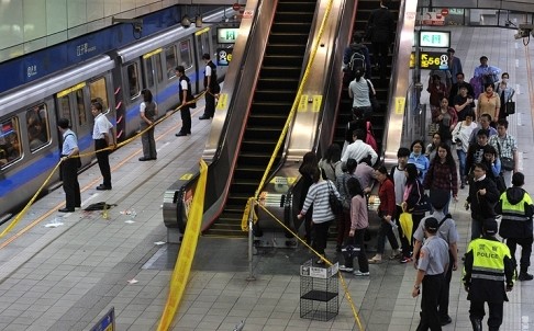 Τρόμος σε μετρό: Μεθυσμένος σκόρπισε το θάνατο! (pics)