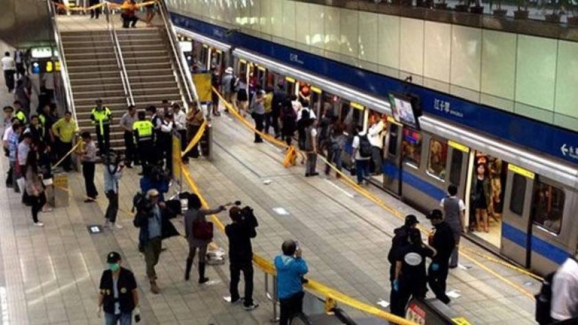 Τέσσερις νεκροί από την επίθεση φοιτητή στο μετρό