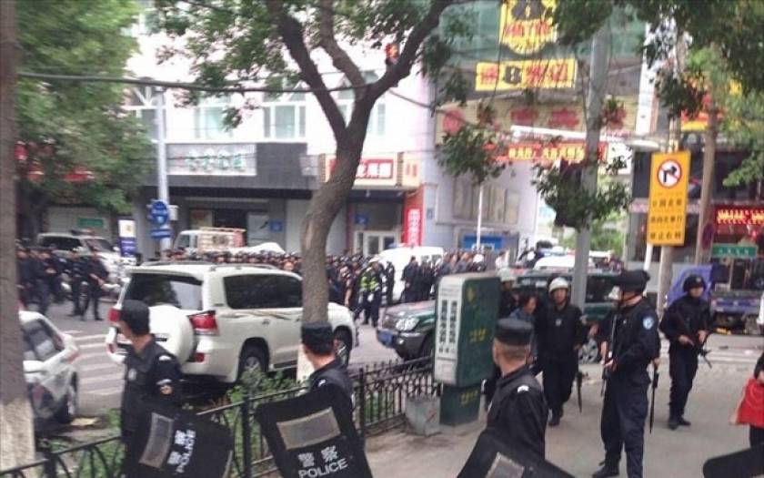 Κίνα: Τρομοκρατικό χτύπημα η έκρηξη στη Σινγιάνγκ, σύμφωνα με την κυβέρνηση