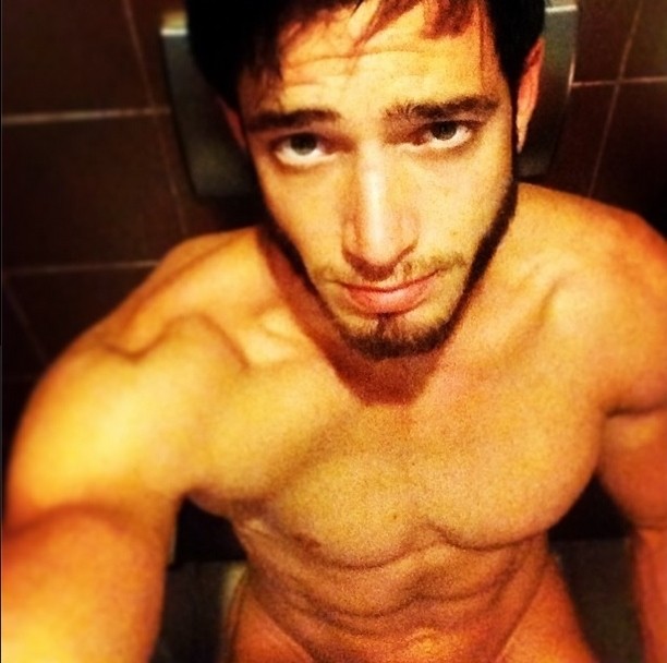 Πανικός στο Instagram: Αυτή είναι η γυμνή selfie του Θεοχάρη Ιωαννίδη (pic)