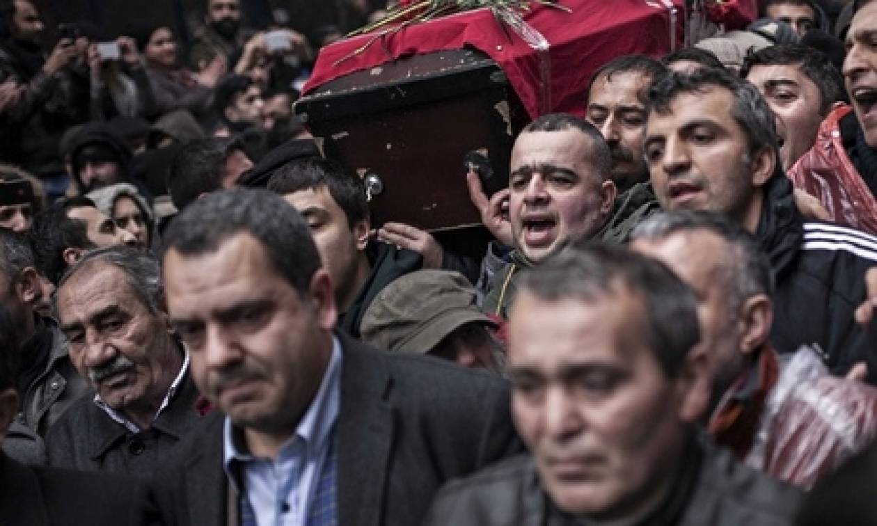 Τουρκία: Πλήθος κόσμου στην κηδεία του διαδηλωτή