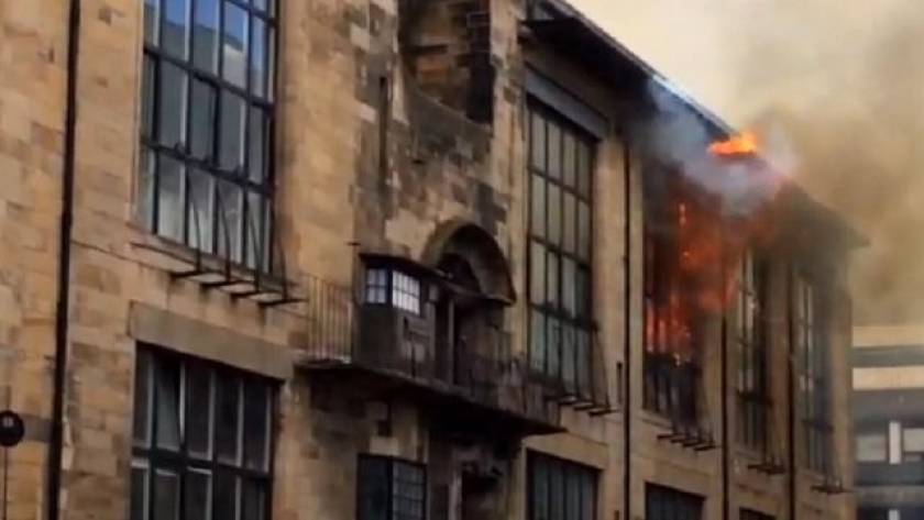 Πυρκαγιά κατέστρεψε τη Σχολή Καλών Τεχνών της Γλασκόβης