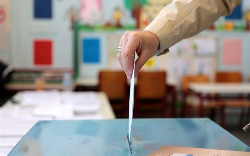 Εκλογές 2014:Άνοιξαν οι κάλπες για το δεύτερο γύρο των Αυτοδιοικητικών και για Ευρωεκλογές