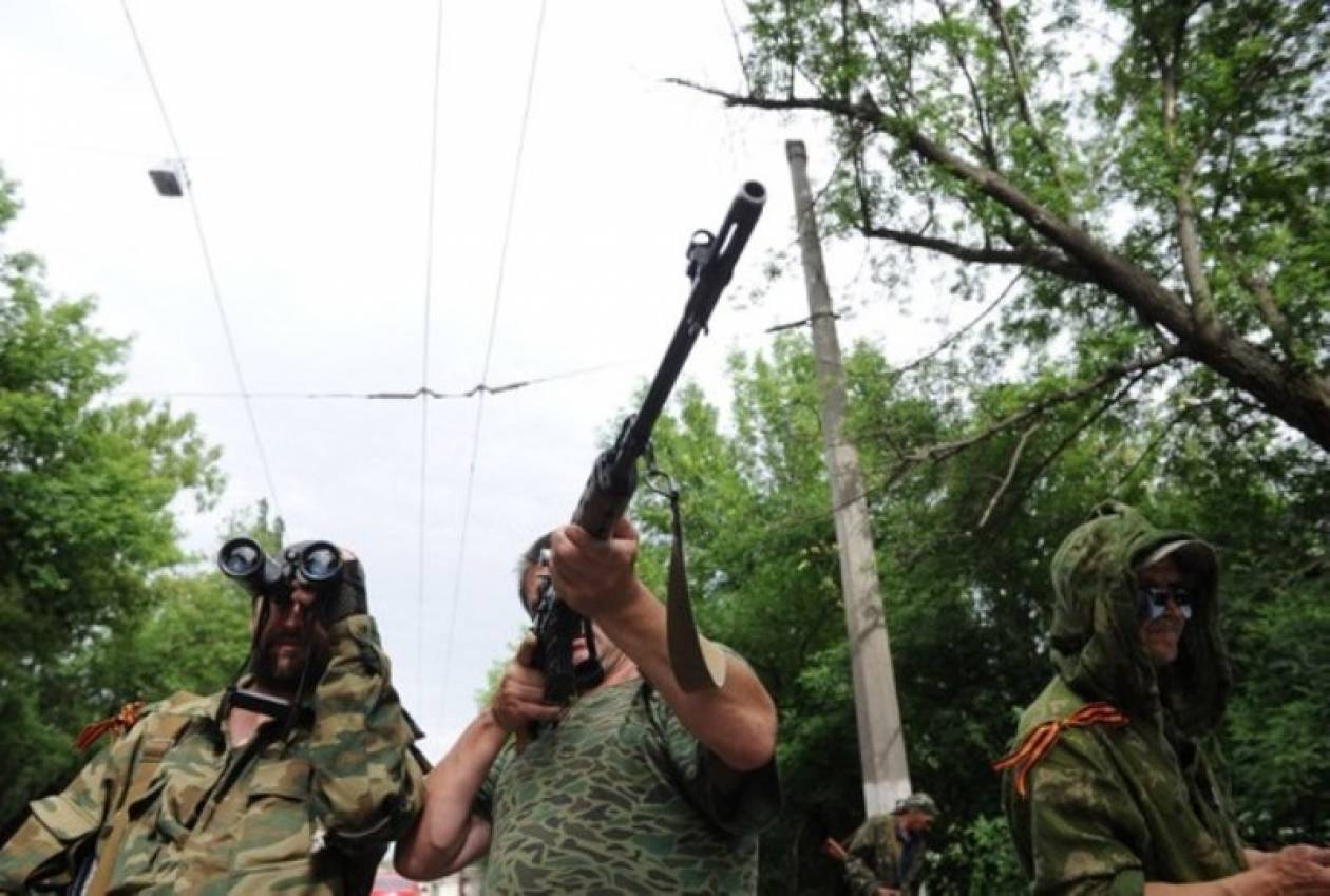 Ουκρανία: Ένοπλοι φιλορώσοι συγκεντρώθηκαν έξω από το σπίτι του Αχμέτοφ